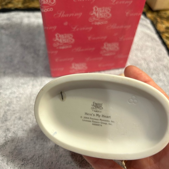 Here’s my Heart Precious Moments Valentine Figurine In Box - Picture 4 of 6